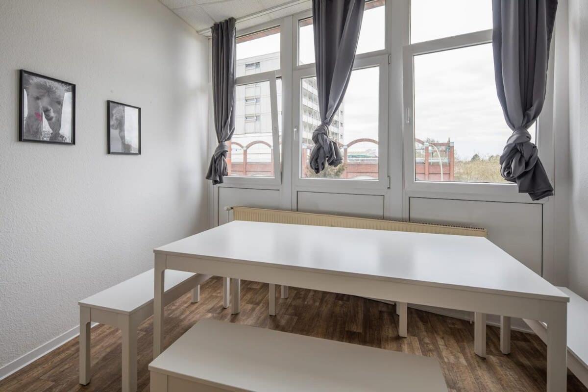 Spacious 2 Bedroom Apartment Гамбург Экстерьер фото