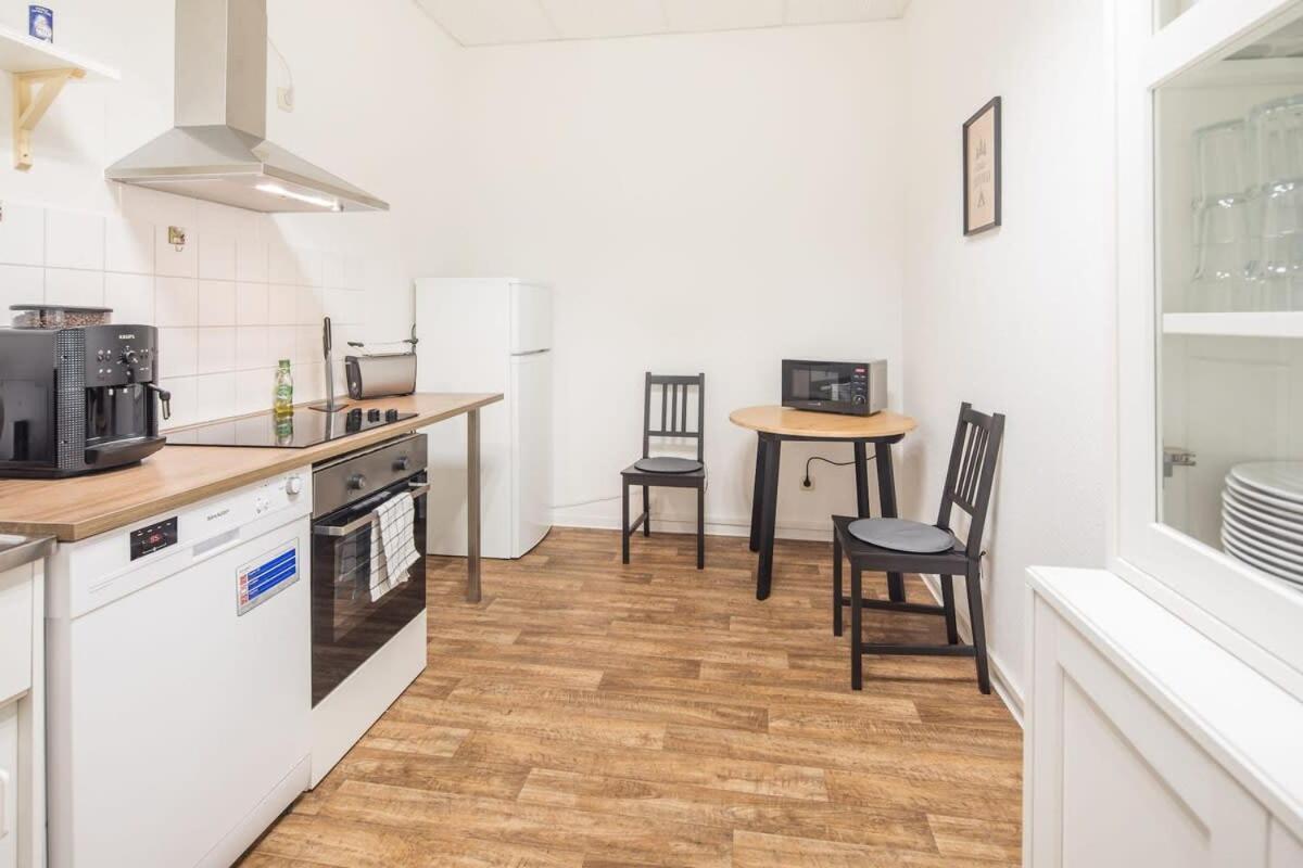 Spacious 2 Bedroom Apartment Гамбург Экстерьер фото